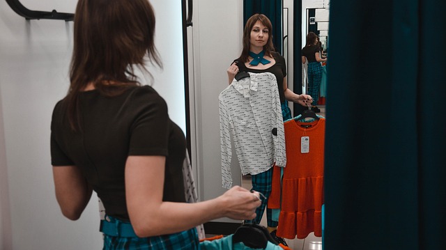 Dopamine dressing: Öltözd magad boldoggá a secondhand erejével!