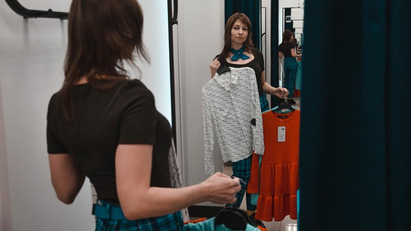 Dopamine dressing: Öltözd magad boldoggá a secondhand erejével!